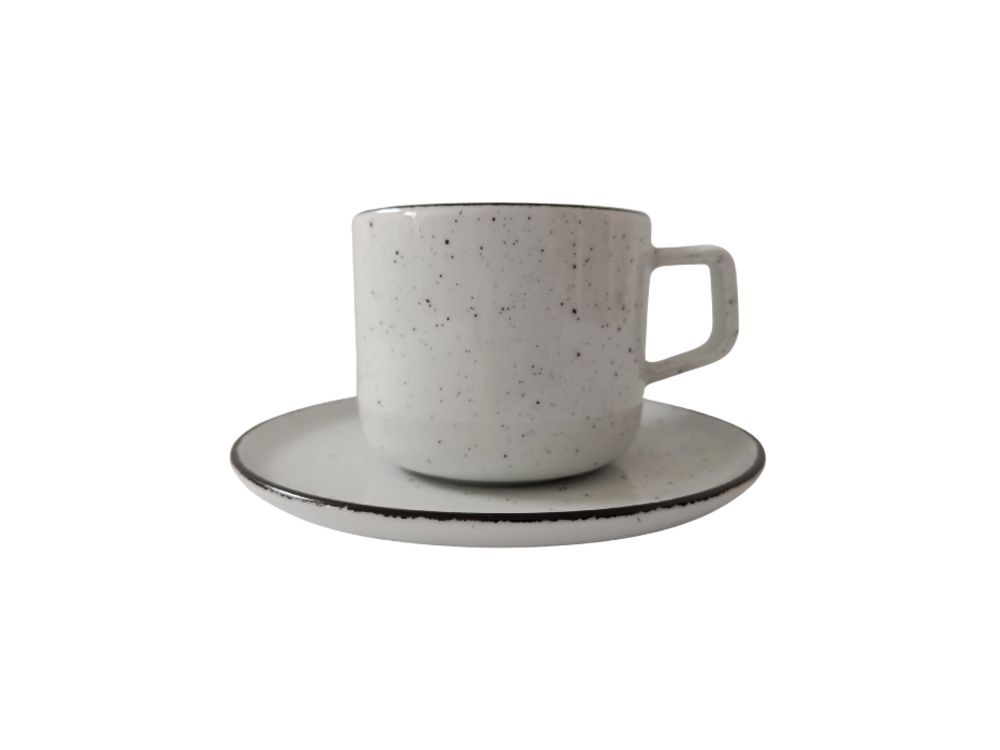 Porcelain cup and saucer, Kropki