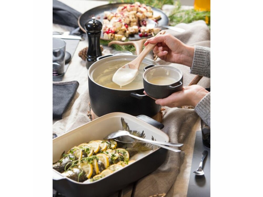 MAKU Ceramic baking and serving dishes