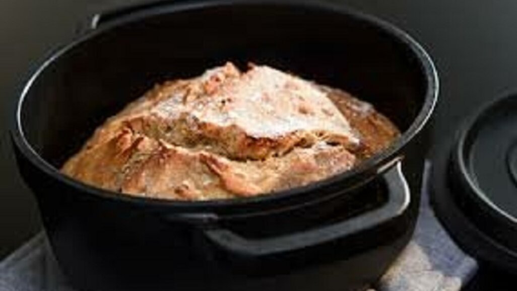 Bread from a cast iron pot