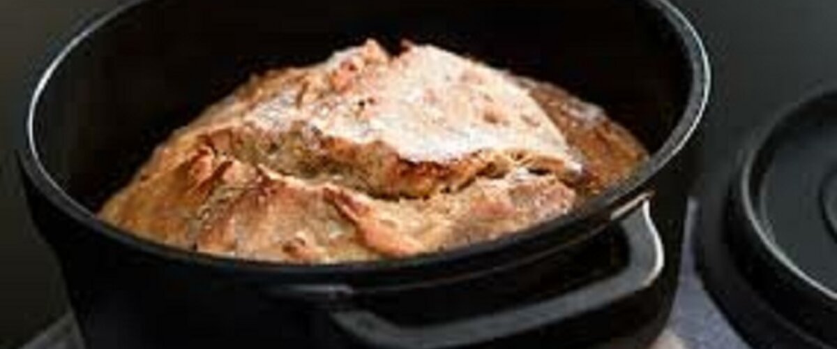 Bread from a cast iron pot